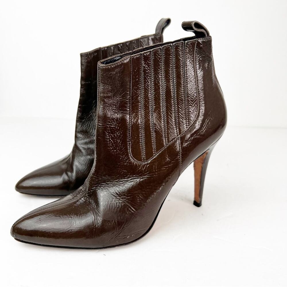 SZ 38 Brian Atwood Patent Leather Brown Booties